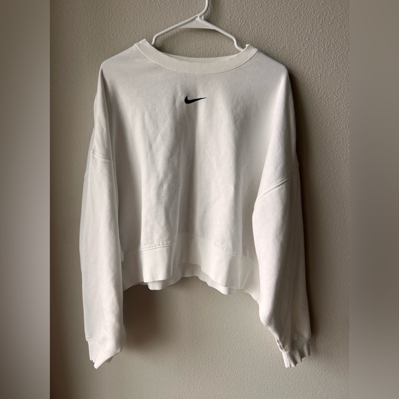Nike Phoenix Fleece Crew-Neck. Women’s Size Medium. - Picture 2 of 5